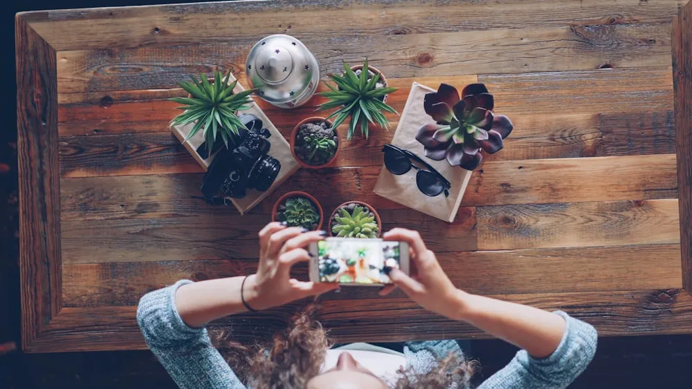 Photographing an object with a phone